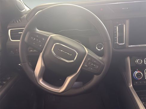 Used 2024 GMC Yukon Denali AWD/4WD image 17