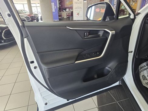 Used 2021 Toyota RAV4 SE w/ Weather & Moonroof Package AWD/4WD image 7