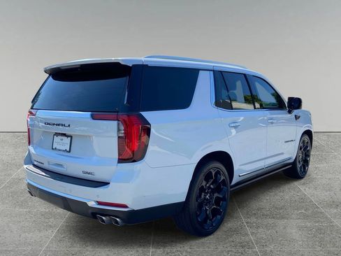 Used 2026 GMC Yukon Denali w/ Denali Reserve Package AWD/4WD image 5