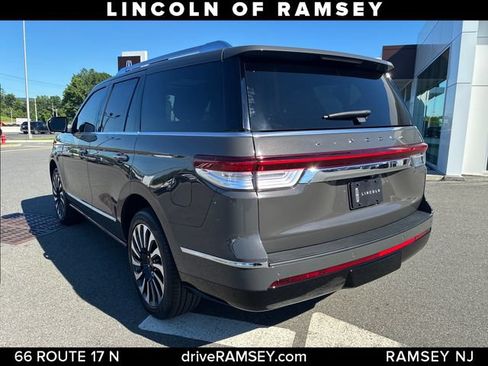 Used 2024 Lincoln Navigator Black Label AWD/4WD image 3