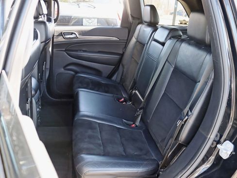 Used 2017 Jeep Grand Cherokee Altitude image 30