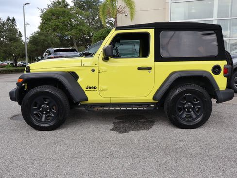 Used 2024 Jeep Wrangler Sport AWD/4WD image 5