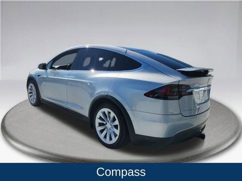 Used 2018 Tesla Model X 75D image 14