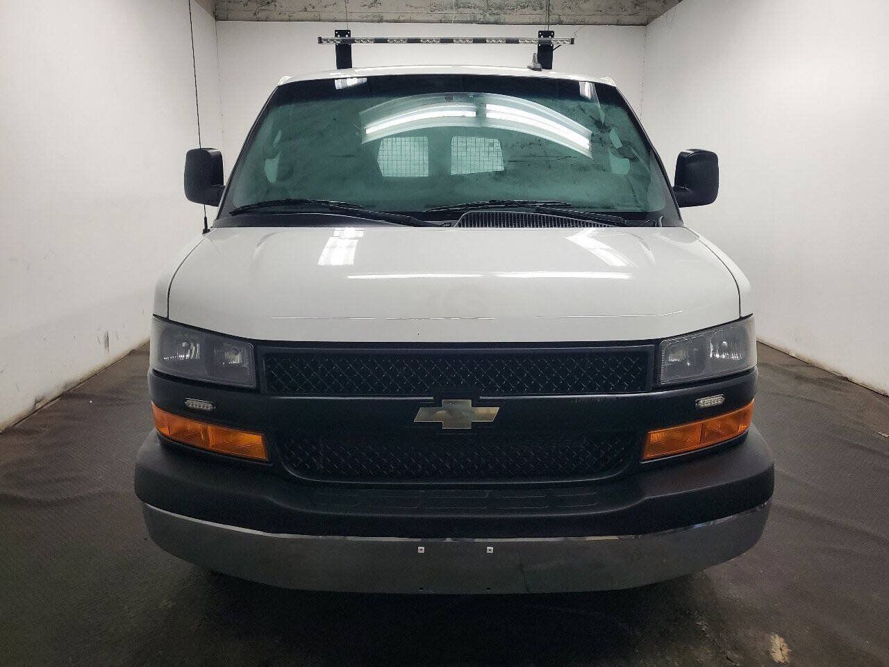 Used 2019 Chevrolet Express 2500 w/ Driver Convenience Package RWD image 2