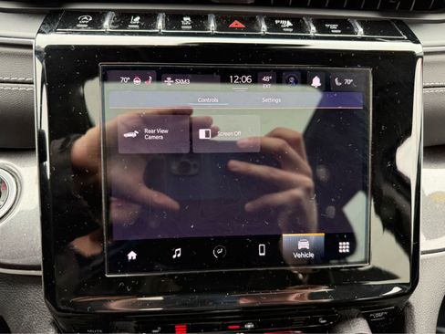 Used 2023 Jeep Grand Cherokee Laredo w/ Luxury Tech Group I image 21