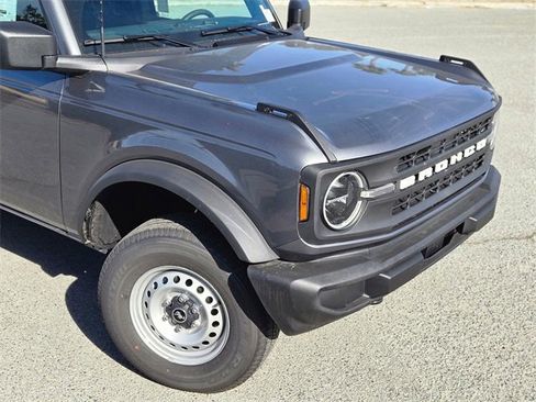 New 2025 Ford Bronco Base image 3