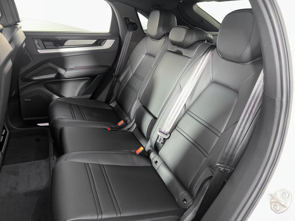 Certified 2026 Porsche Cayenne S AWD/4WD image 36