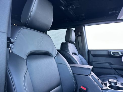 New 2025 Ford Bronco Outer Banks w/ Sasquatch Package image 17