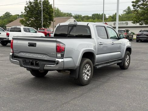 Used 2019 Toyota Tacoma SR5 AWD/4WD image 6
