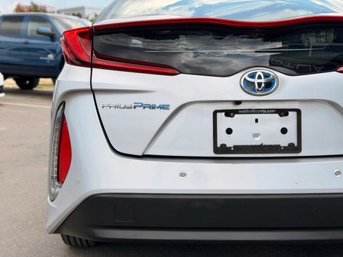 Used 2020 Toyota Prius Prime Limited FWD image 14