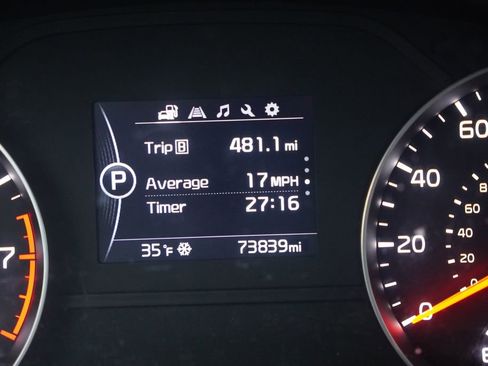 Certified 2018 Kia Sportage LX w/ LX Technology Package image 7