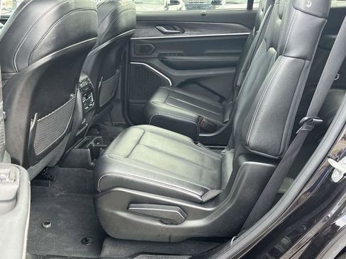 Used 2022 Jeep Grand Cherokee L Limited w/ Luxury Tech Group II image 16