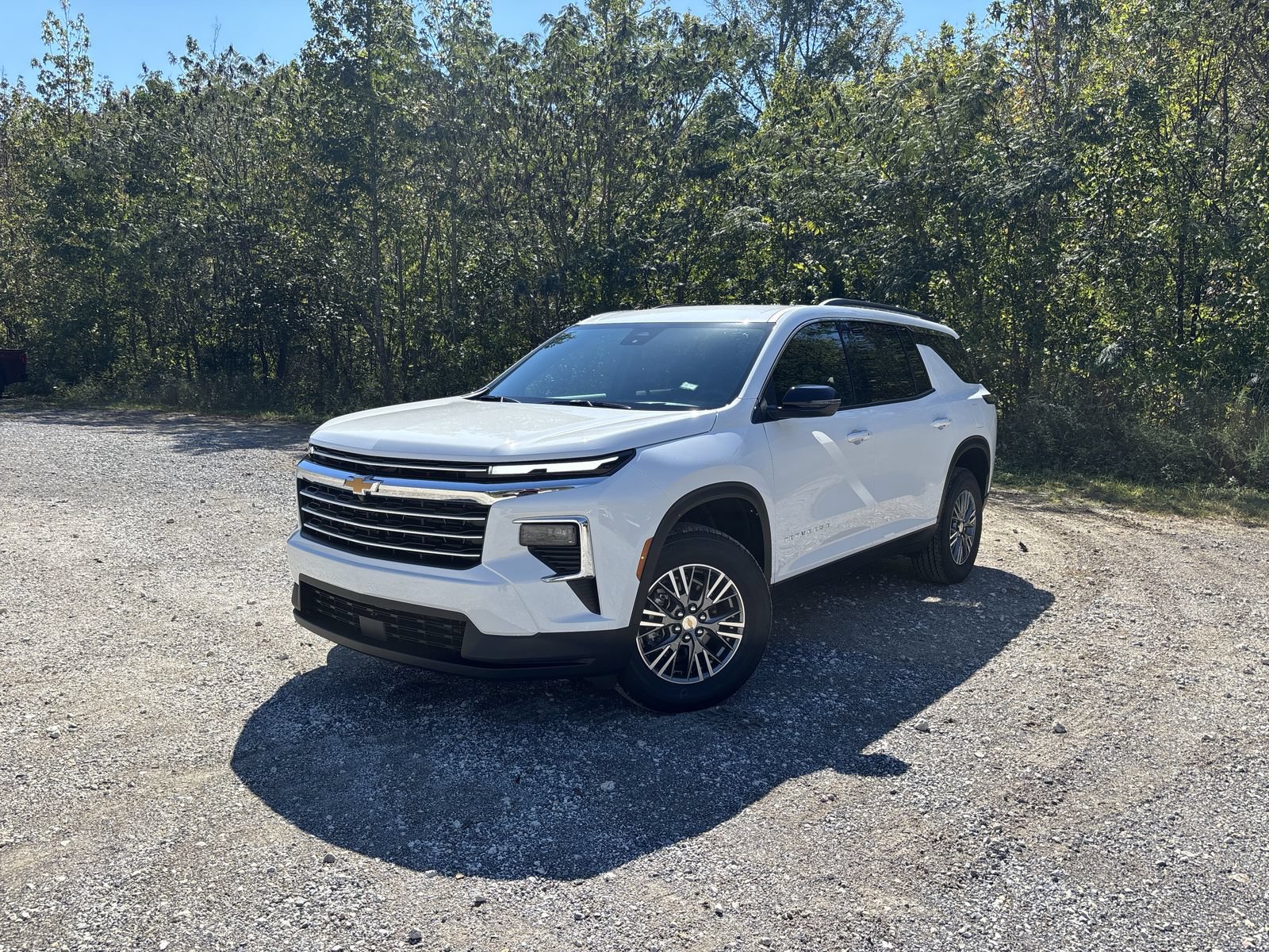 New 2027 Chevrolet Traverse LT FWD image 3