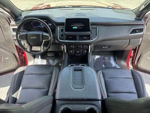 Used 2022 Chevrolet Tahoe Z71 w/ Luxury Package AWD/4WD image 9
