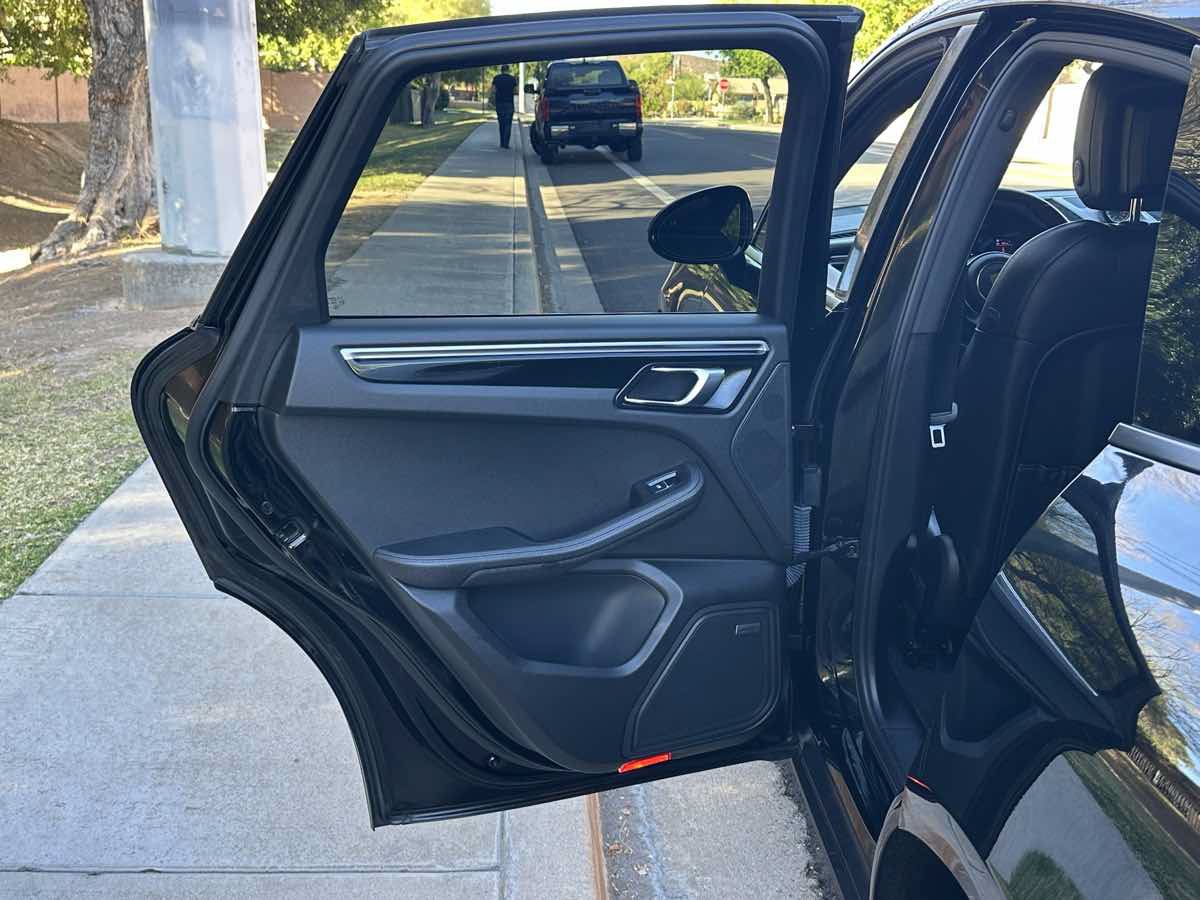 Used 2018 Porsche Macan AWD/4WD image 47