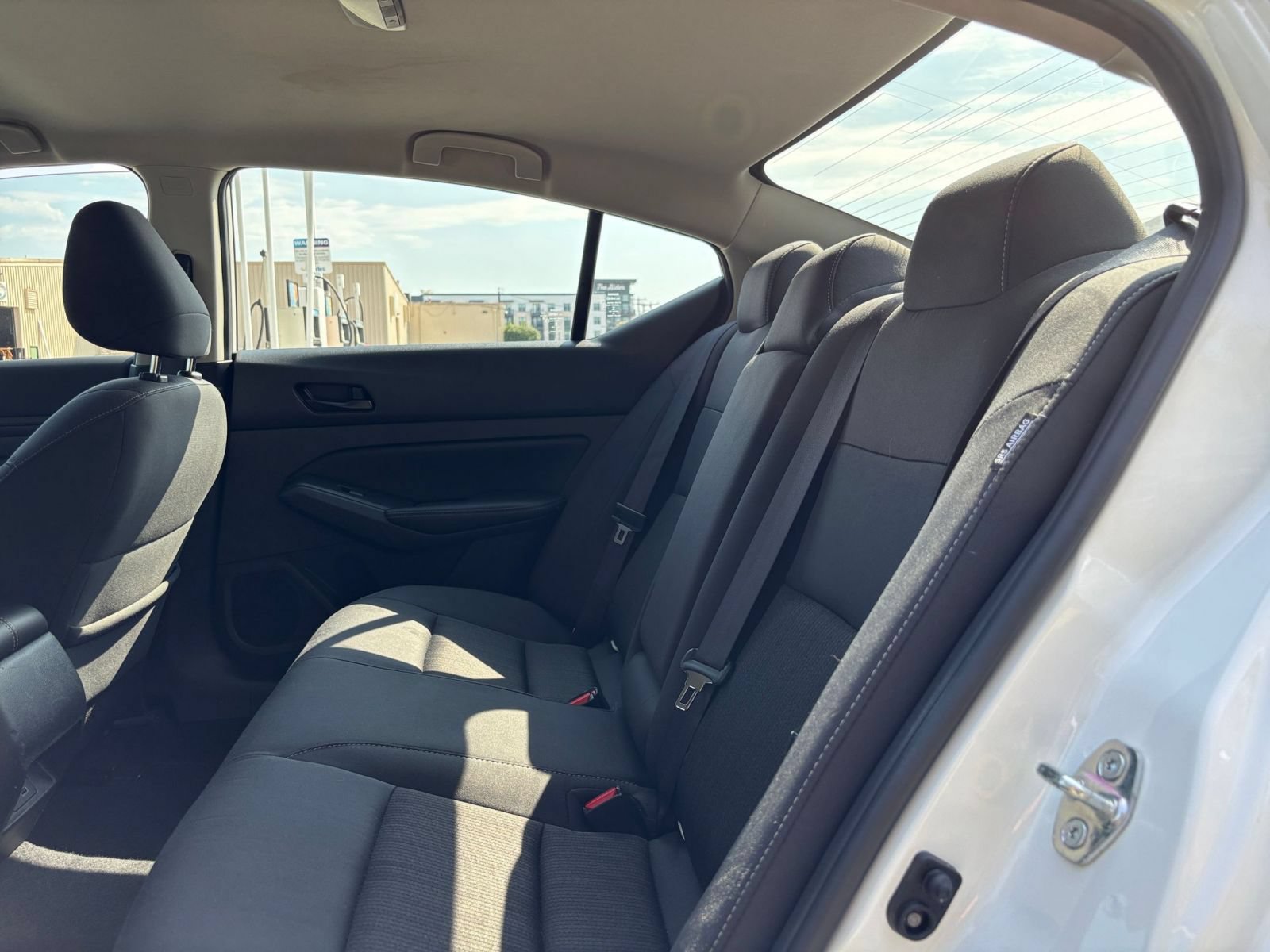 Used 2025 Nissan Altima 2.5 SV FWD image 25