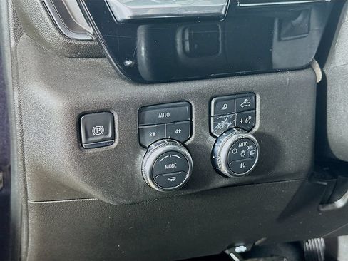 Used 2025 GMC Sierra 1500 SLT AWD/4WD image 21