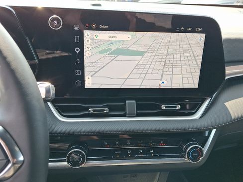 New 2026 Chevrolet Equinox LT w/ Safety and Technology Package AWD/4WD image 8