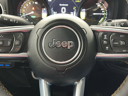 Used 2024 Jeep Wrangler Unlimited Sahara w/ Safety Group image 28