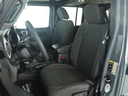 Used 2024 Jeep Wrangler Sport S image 20