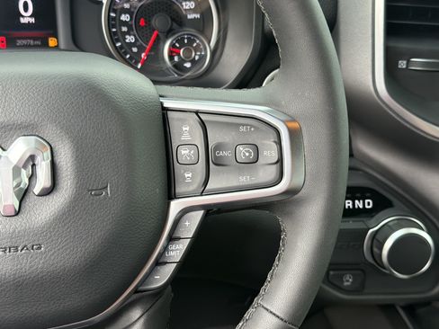 Used 2025 RAM 1500 Big Horn RWD image 30