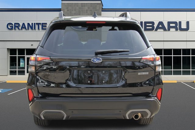Used 2025 Subaru Forester Limited AWD/4WD image 9