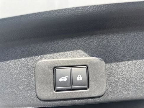 Certified 2025 Nissan Murano SV image 24