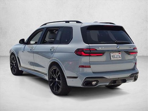 Used 2023 BMW X7 xDrive40i w/ M Sport Package AWD/4WD image 7