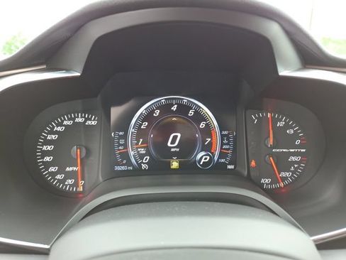 Used 2018 Chevrolet Corvette Stingray Coupe w/ 1LT RWD image 17