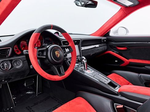 Used 2019 Porsche 911 GT2 RS RWD image 2