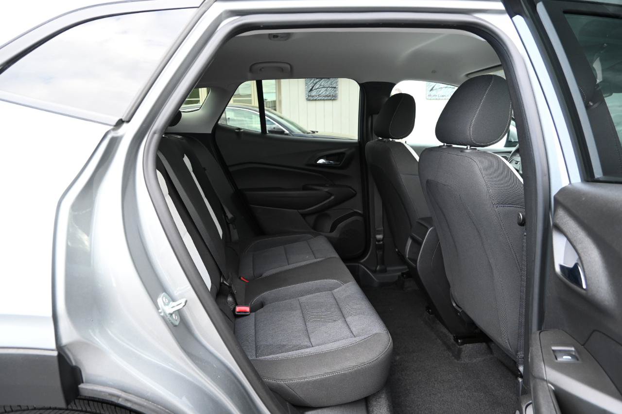 Used 2024 Chevrolet Trax LS w/ LS Convenience Package FWD image 35