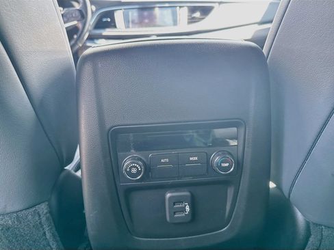 Used 2024 Buick Enclave Essence w/ Sport Touring Edition FWD image 21