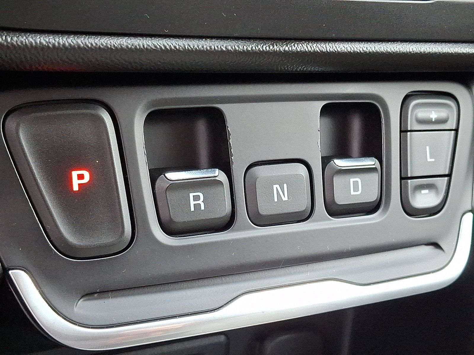 Used 2018 GMC Terrain Denali w/ Advanced Safety Package AWD/4WD image 16