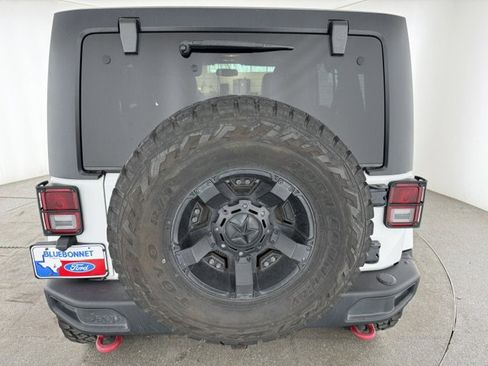 Used 2017 Jeep Wrangler Unlimited Rubicon AWD/4WD image 4