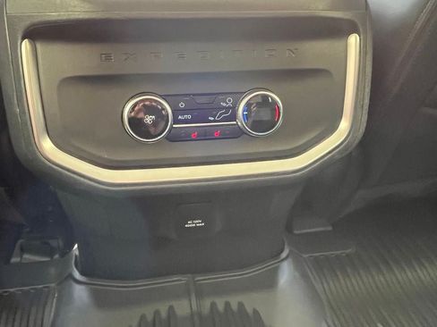 Used 2025 Ford Expedition Max Platinum AWD/4WD image 18