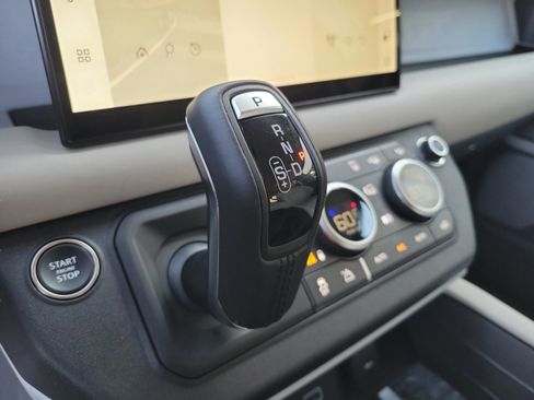 Used 2024 Land Rover Defender 130 S image 17