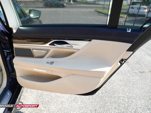 Used 2016 BMW 750i xDrive AWD/4WD image 35