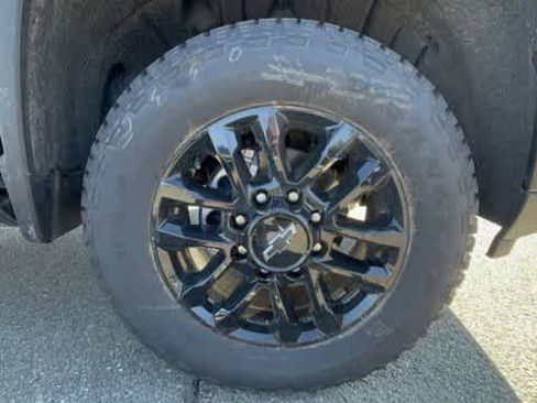 New 2026 Chevrolet Silverado 3500 High Country w/ High Country Premium Package AWD/4WD image 9