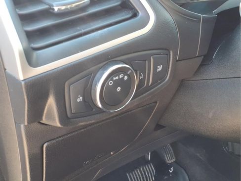 Used 2022 Ford Edge SEL image 22