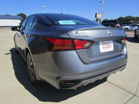 Used 2023 Nissan Altima 2.5 SL AWD/4WD image 7