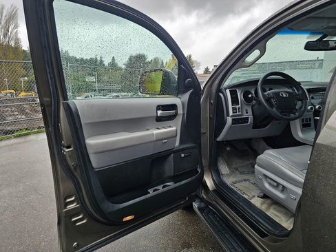 Used 2008 Toyota Sequoia Limited AWD/4WD image 18