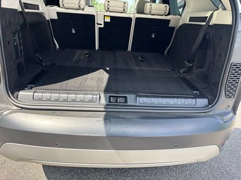 Used 2025 Land Rover Discovery S AWD/4WD image 11