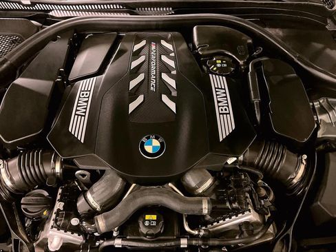 Used 2023 BMW M550i xDrive w/ Dynamic Handling Package image 29