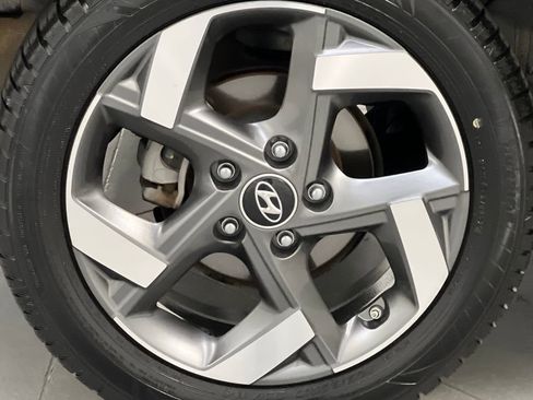 Used 2025 Hyundai Venue SEL FWD image 58