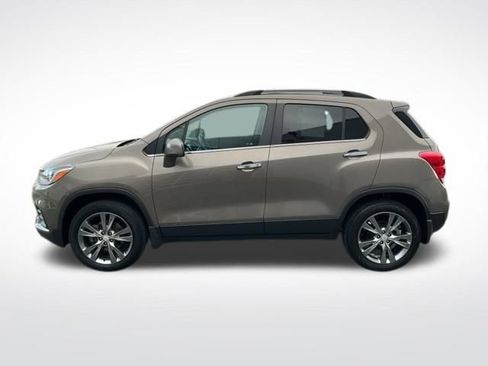 Used 2020 Chevrolet Trax LT w/ Driver Confidence Package image 4
