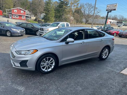Used 2019 Ford Fusion SE image 9