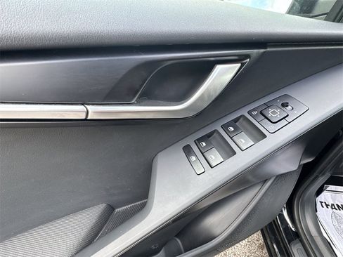 Used 2024 Kia Niro LX image 13