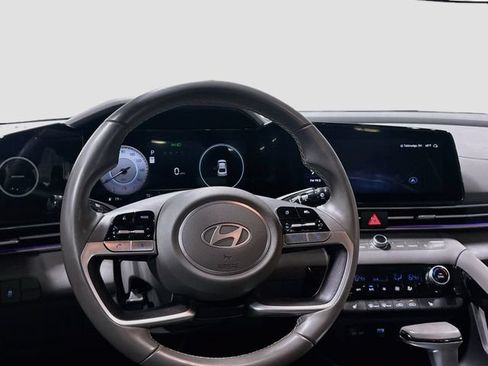 Used 2024 Hyundai Elantra SEL w/ Convenience Package FWD image 19