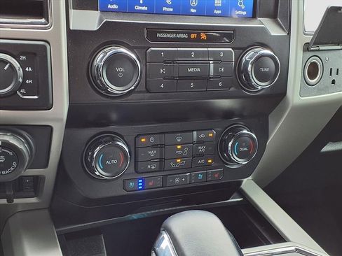 Used 2020 Ford F150 Lariat image 16