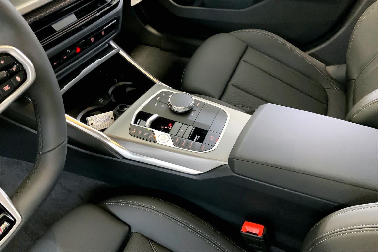 New 2026 BMW 330i xDrive Sedan w/ M Sport Package AWD/4WD image 7